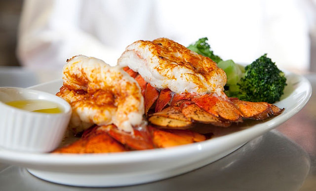 Enjoy Seafood With Waterfront Views at Carson’s Creekside Restaurant & Lounge